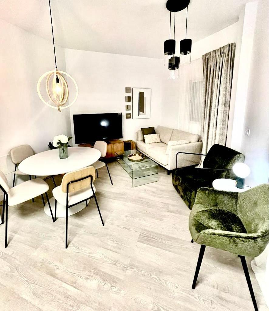 Historical Centre! Private Terrace & Gym-Near Public Parking Apartment Malaga Ngoại thất bức ảnh